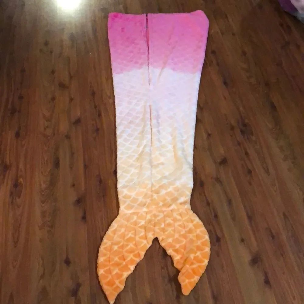 Mermaid blanket. Excellent condition pink ombré